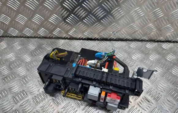 Mercedes-Benz C W204 SAM control unit 2129020207 02049019702 12049060305