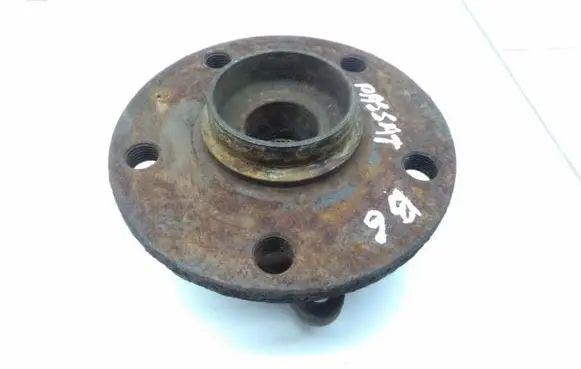 Volkswagen PASSAT B6 Front wheel hub