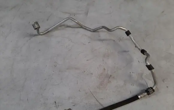 Air conditioning (A/C) pipe/hose