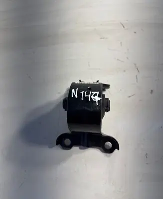 Jeep Compass Engine mount bracket 885AC