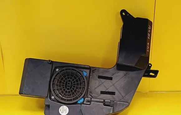 Audi A4 S4 B6 8E 8H Subwoofer speaker 8E903538203S