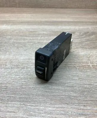 Volvo V70 Light switch 6849861