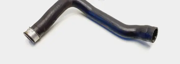 Mercedes-Benz C W203 Engine coolant pipe/hose 2035010882