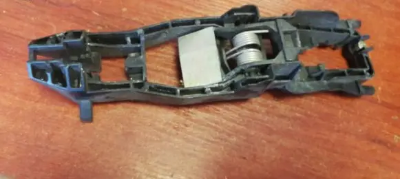 Mercedes-Benz C W203 Front door coupe exterior handle/bracket 2037600234