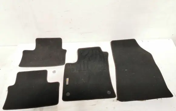 Renault Clio V Car floor mat set 8201711354 100531577