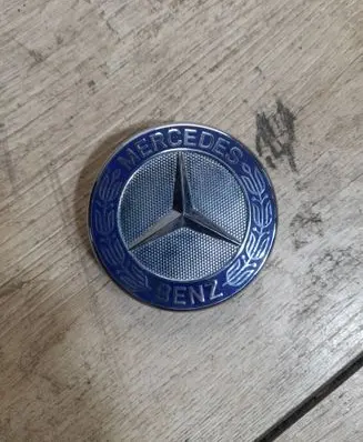 Mercedes-Benz C W204 Manufacturer badge logo/emblem A2048170616