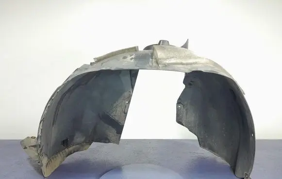 Front wheel arch liner splash guards