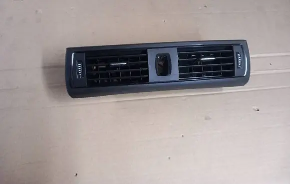 BMW 1 F20 F21 Dash center air vent grill 9205357