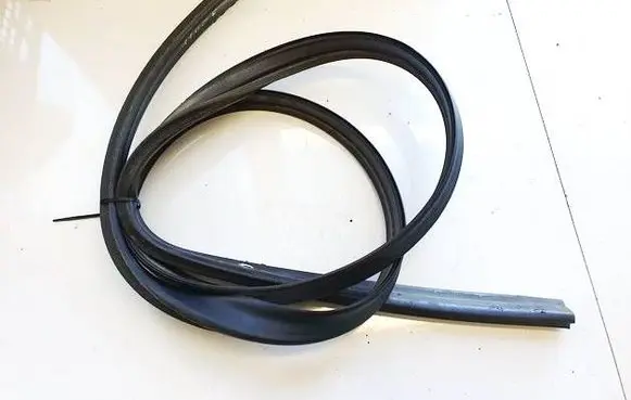 Opel Astra H Rubber seal front coupe door 000205237 24468573