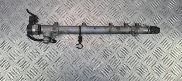 Mercedes-Benz C W203 Fuel main line pipe A6110780449 A6460701695 0445214165