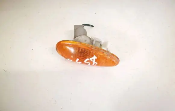 Mitsubishi Pajero Front fender indicator light 1132213 1132-213