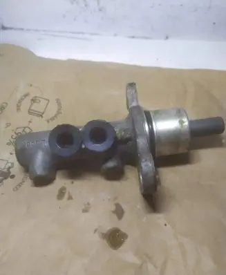 Master brake cylinder