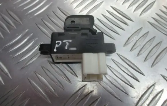Nissan Tiida C11 Electric window control switch