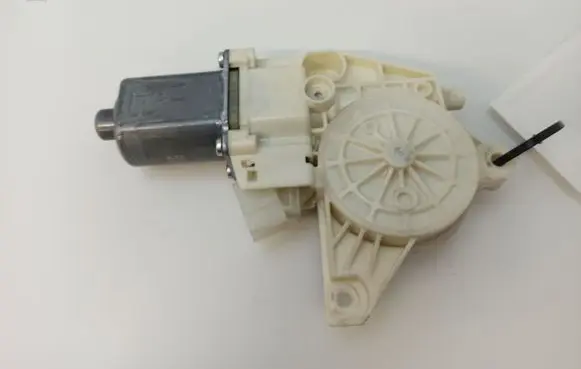 Mercedes-Benz E W212 Front door window regulator motor A2129066802 0130822637