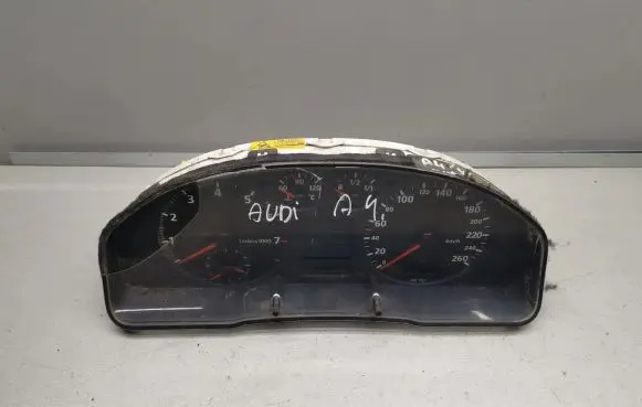 Audi A4 S4 B5 8D Speedometer (instrument cluster) AU0004001