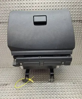 Nissan Pulsar Glove box 68520-3ZL0A