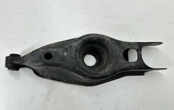 Rear upper control arm/wishbone