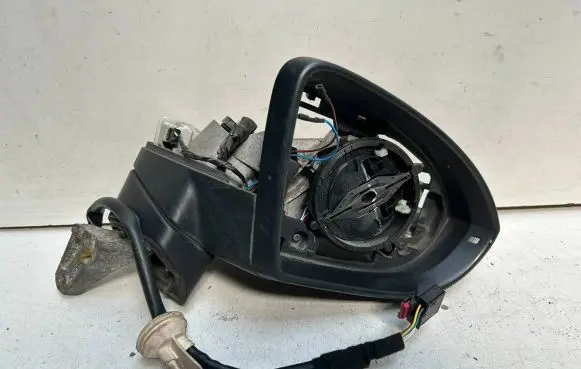 Volkswagen Touran III Front door electric wing mirror E90411208 A064480