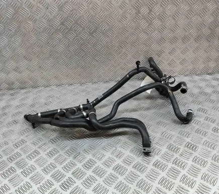 Volvo XC40 Engine coolant pipe/hose 32339364