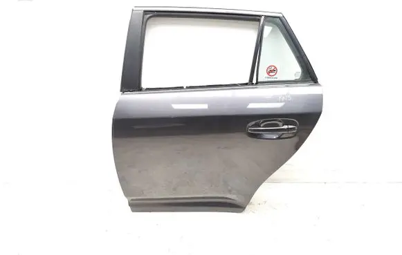 Toyota Avensis T270 Rear door