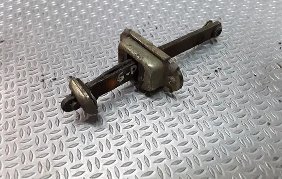 Nissan Terrano Rear door check strap stopper