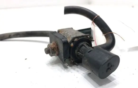 Mazda 6 Fuel pressure regulator 