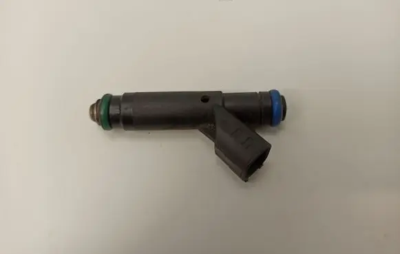 Ford Mustang IV Fuel injector XF2EC4B 9F593212 Y286A02779