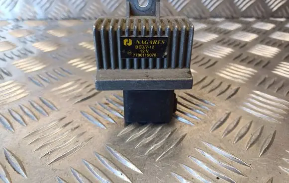 Renault Clio III Glow plug pre-heat relay 7700115078