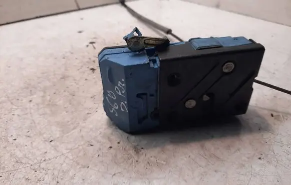 Volvo S60 Front door lock 30634024