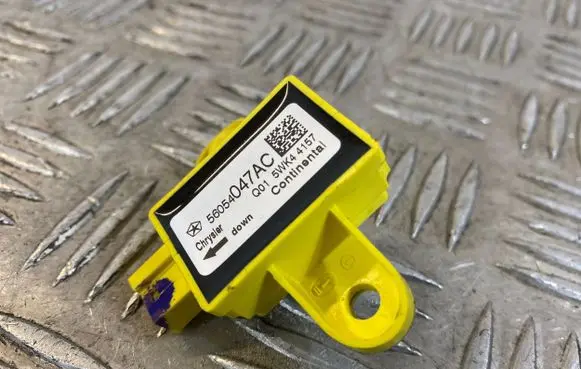 Fiat Freemont Airbag deployment crash/impact sensor 56054047AC 5WK44157