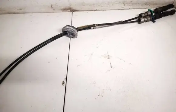 Gear shift cable linkage