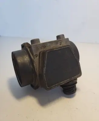 BMW 5 E39 Mass air flow meter 0280212010