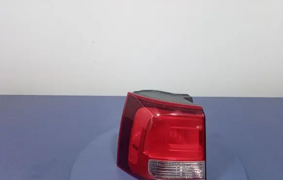 KIA Sorento Rear/tail lights 924011U500