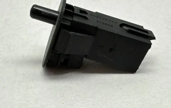Chrysler Pacifica Interior lighting switch 04560218AA 27853E