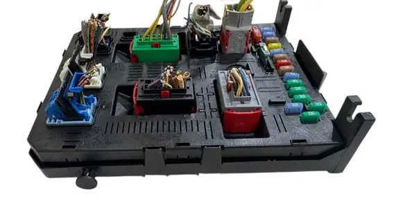 Peugeot 307 Fuse module 9663510580 01070507 BSI2004H01