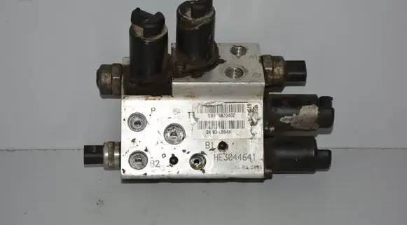 BMW 7 E65 E66 Active stabilizer control/valve assembly 6758704