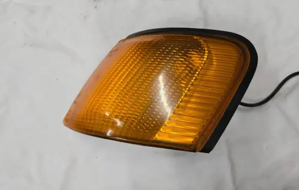 Ford Scorpio Front indicator light 85GG13369AA