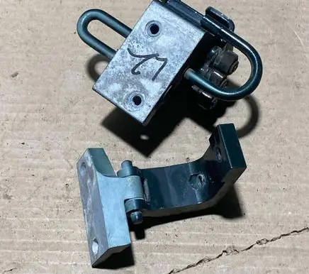 Audi A8 S8 D2 4D Rear door upper hinge 4D0833402