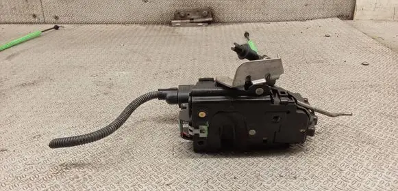 Audi A8 S8 D3 4E Rear door lock 4E0839015