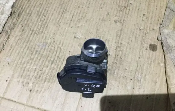 Volvo V40 Throttle valve 28098656
