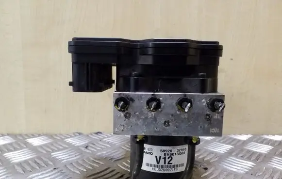 Hyundai i40 ABS Pump 589203Z910 BH6013I504 BE60031502