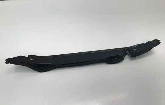 Nissan Leaf II (ZE1) Fender foam support/seal 638205SH1A