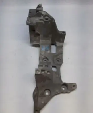 Volkswagen Golf VII Generator/alternator bracket 04L903143D
