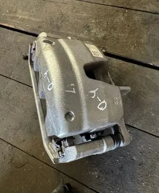 Audi Q4 Sportback e-tron Front brake caliper 1EA615105Q