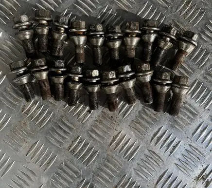 Volvo XC70 Nuts/bolts