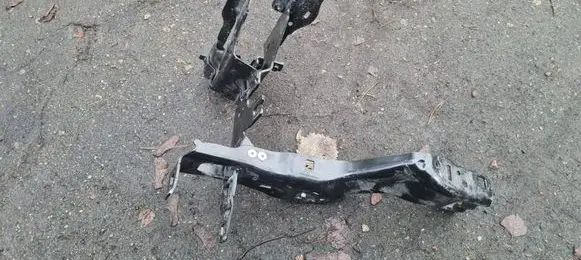 BMW 5 G30 G31 G38 Headlight/headlamp mounting bracket 7383858