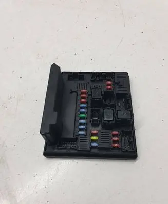 Nissan Qashqai Fuse module 284B7JD00B 519228324 1018774789