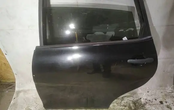 Seat Toledo III (5P) Rear door juodos
