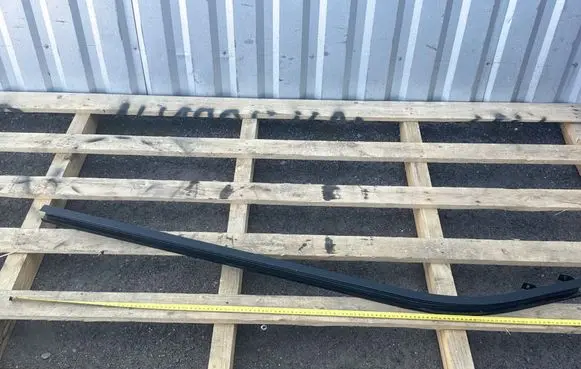 Renault Master III Sliding door bottom rail