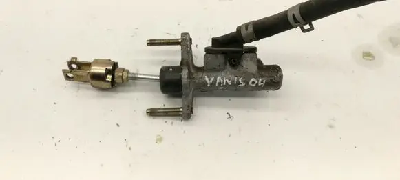 Toyota Yaris Clutch slave cylinder 